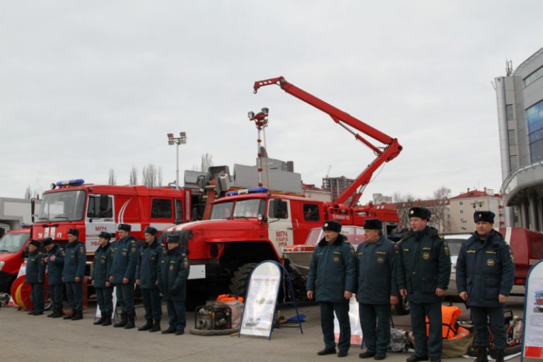 mchs-rossii-provodit-preventivnye-meropriyatiya-po-preduprezhdeniyu-vozmozhnogo-podtopleniya-ot-vesennego-pavodka_1584618619723965492__800x800.jpg